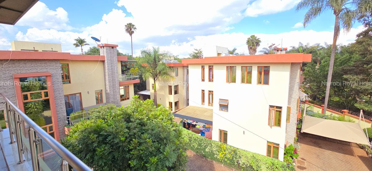 5 Bed Townhouse with En Suite at Lavington Green - 13