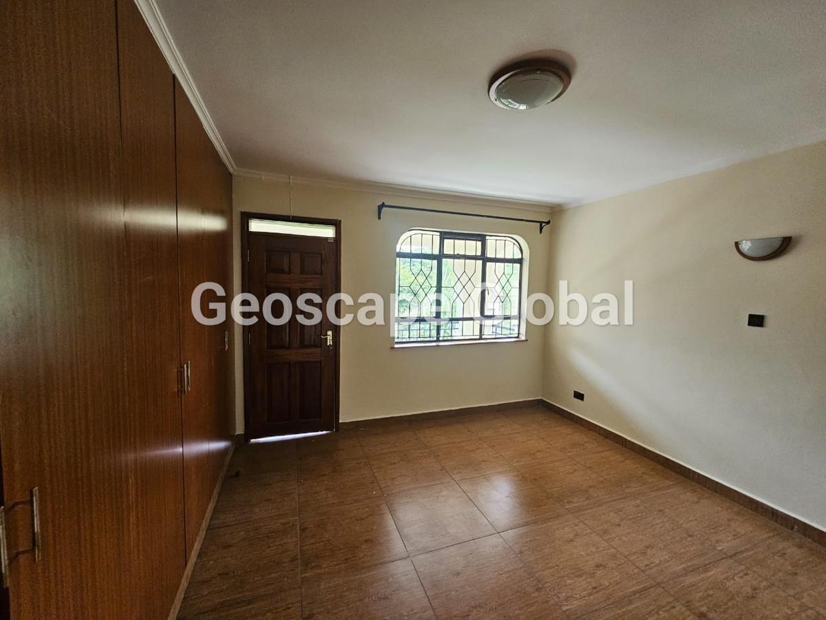 4 Bed House with En Suite in Runda - 4