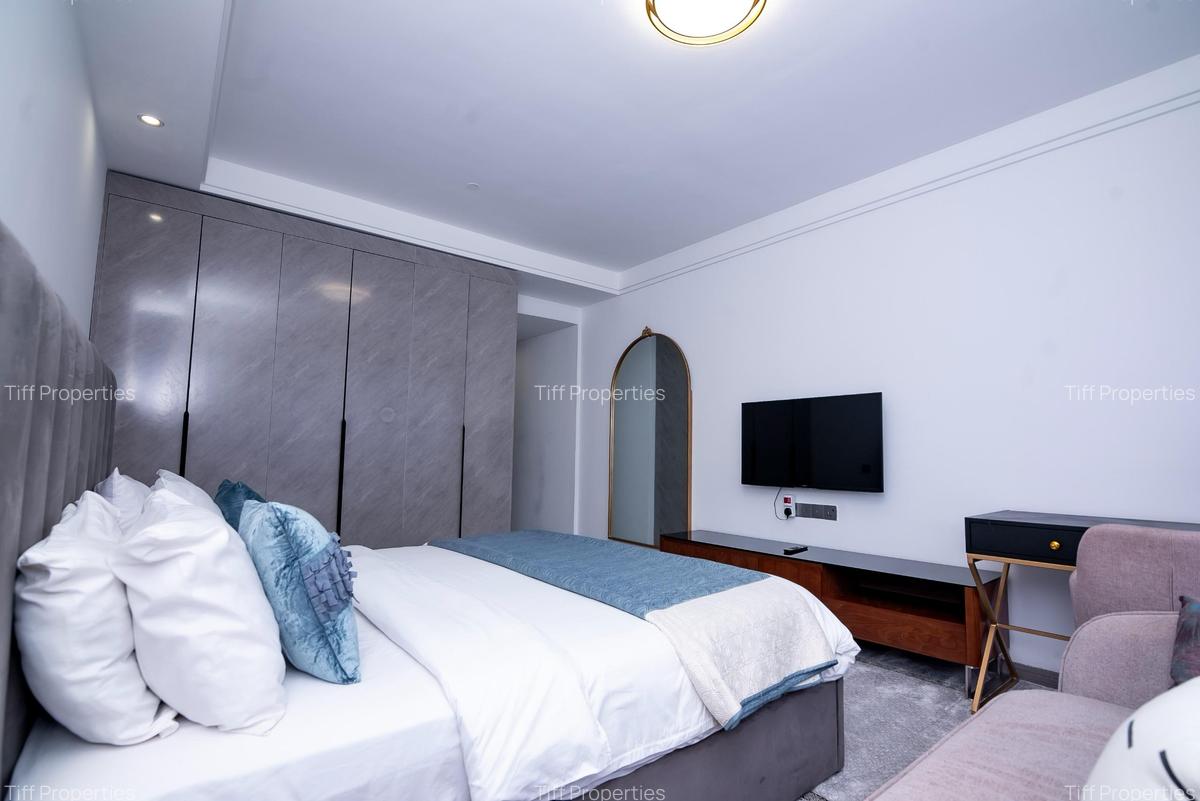 3 Bed Apartment in Riverside - 17