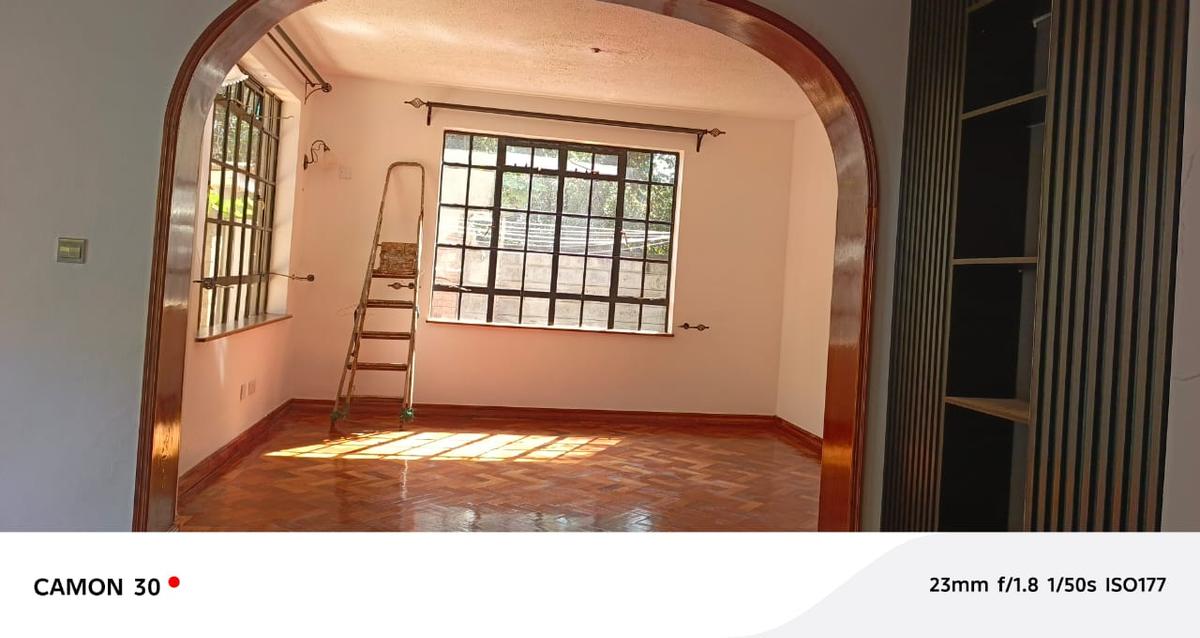 5 Bed Townhouse with En Suite in Lavington - 15