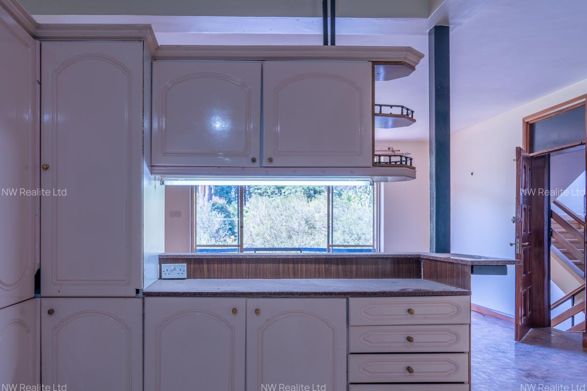 3 Bed House with En Suite in Westlands Area - 12