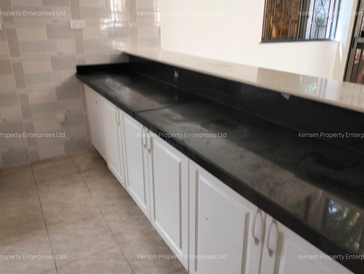 5 Bed Townhouse with En Suite in Lavington - 7