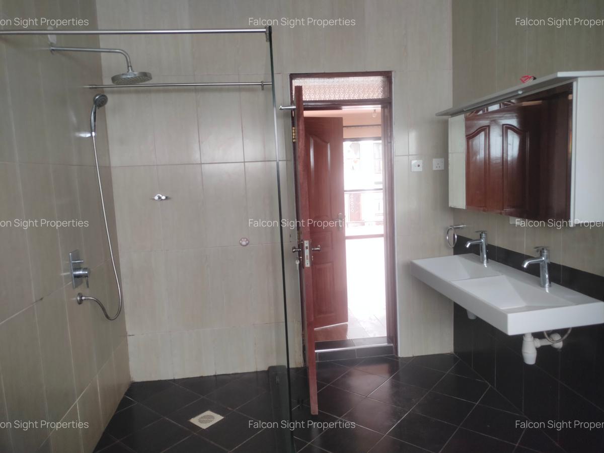 5 Bed Townhouse with Swimming Pool in Spring Valley - 14