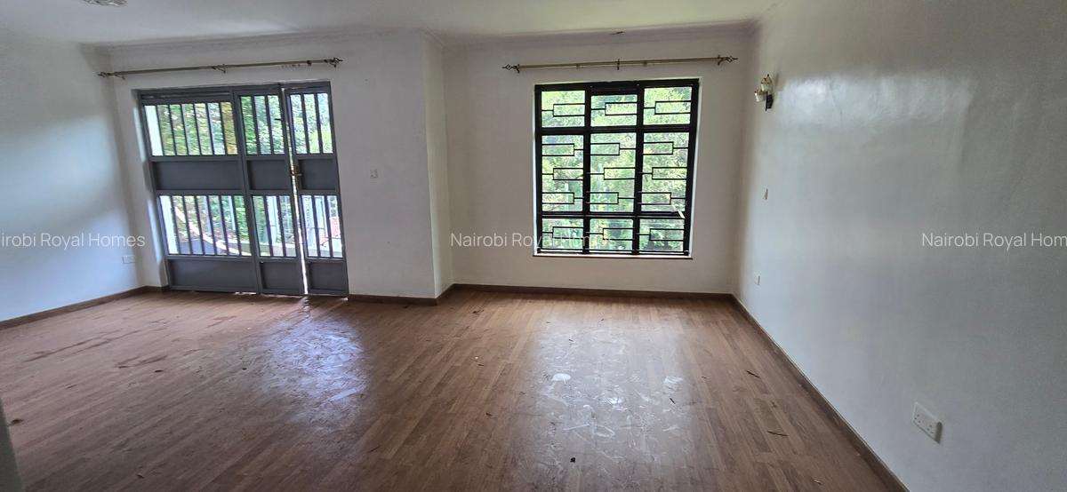 5 Bed Townhouse with En Suite at Lavington Green - 9