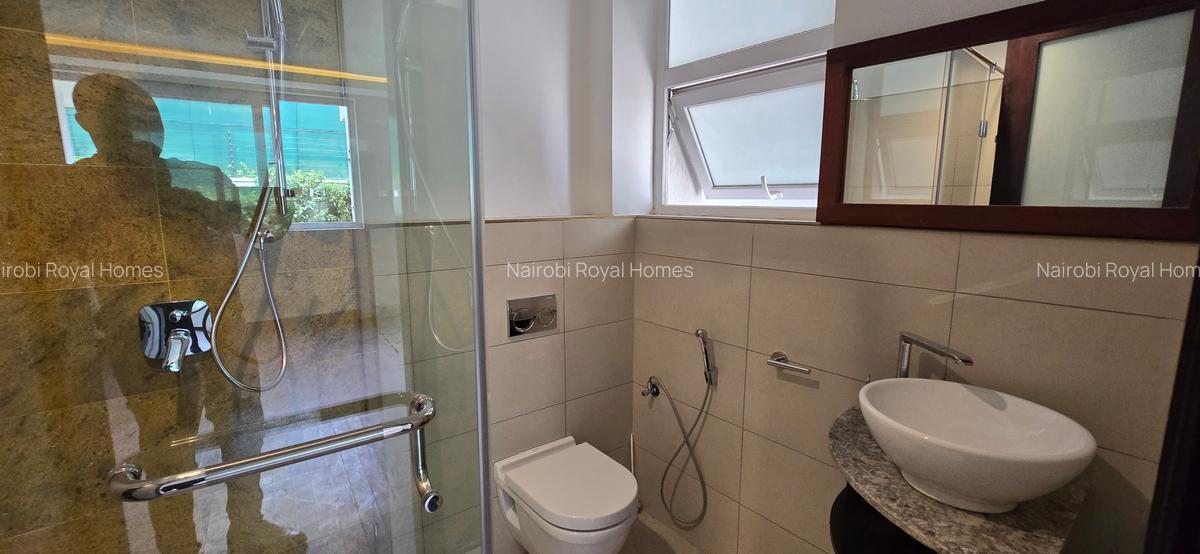 5 Bed House with En Suite at Runda Road - 10