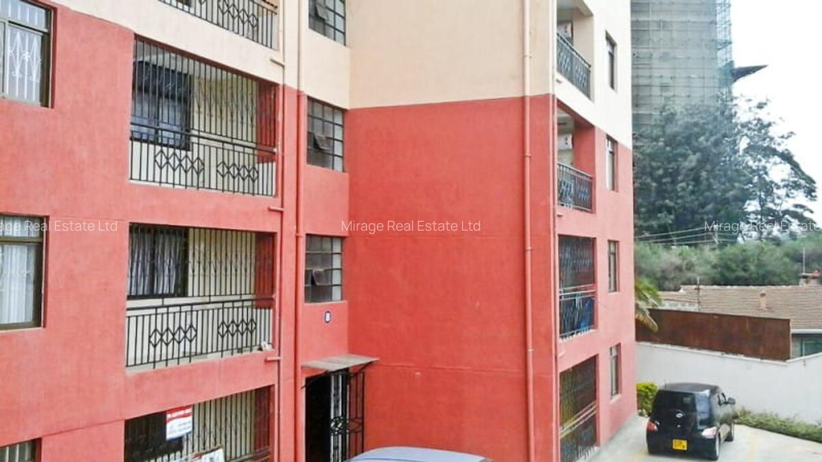 3 Bed Apartment with Gym in Kilimani - 3