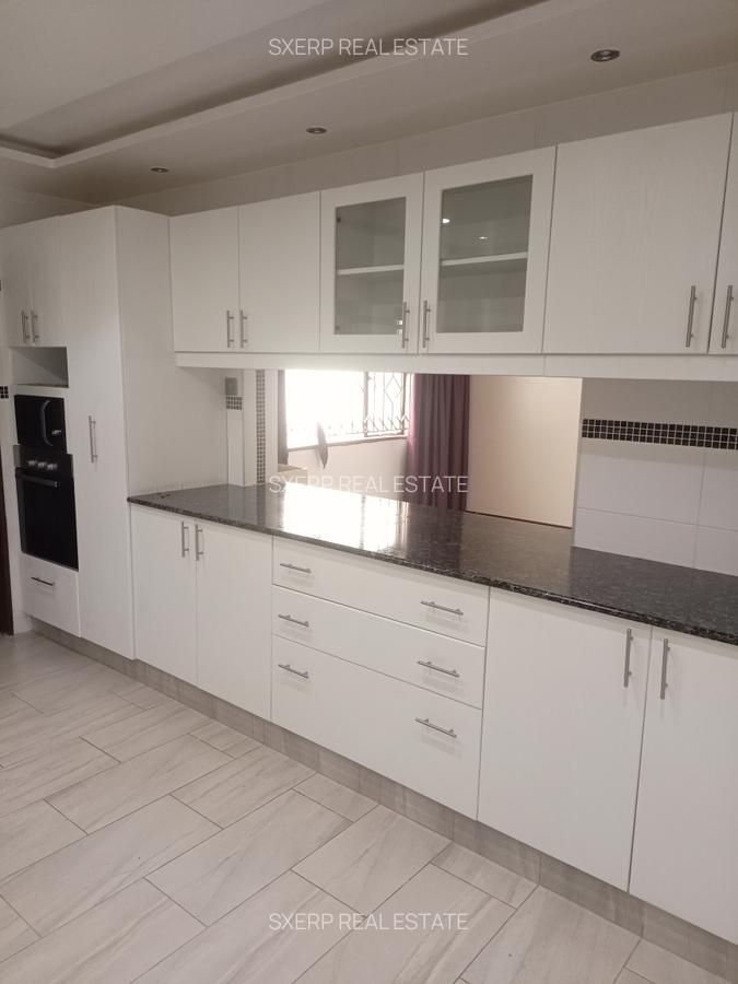 3 Bed Apartment with En Suite at Pramukh Shah Ave - 12