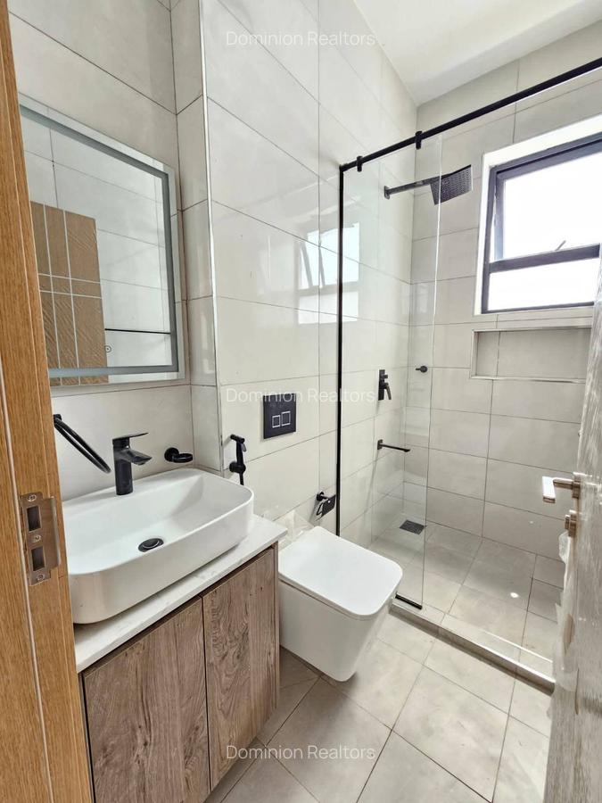 3 Bed Apartment with En Suite in Westlands Area - 16