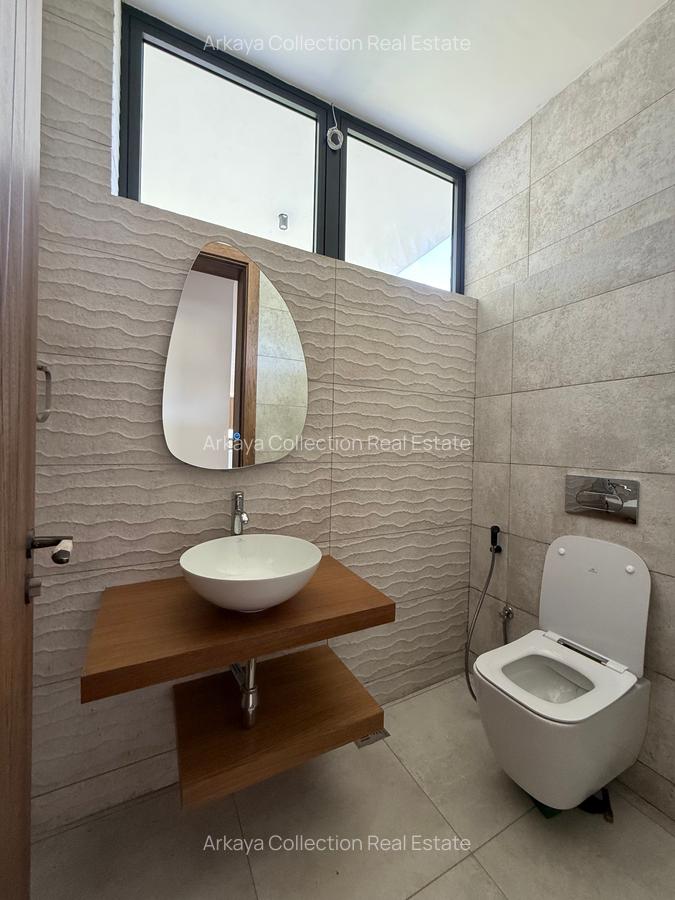 5 Bed House with En Suite in Nyari - 20