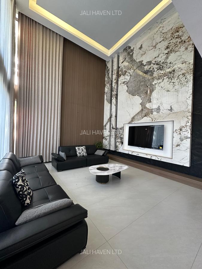 5 Bed Villa with En Suite in Lavington - 4