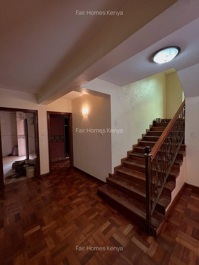 5 Bed Townhouse with En Suite at Othaya Road - 5