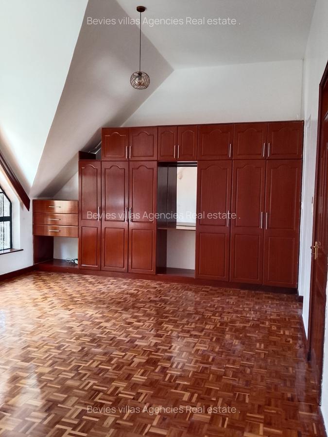 5 Bed Townhouse with En Suite at Westlands - 14