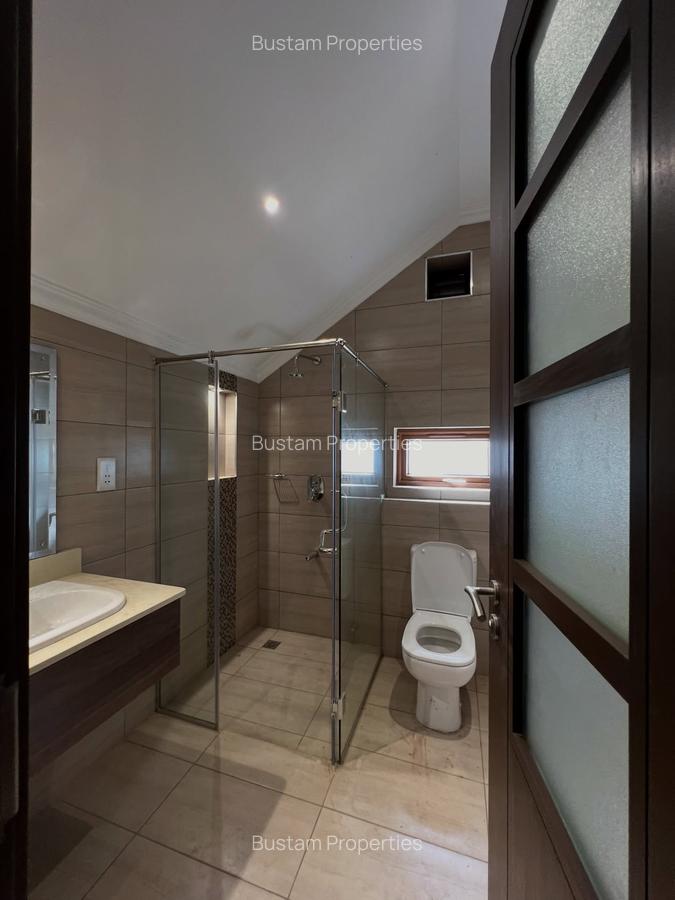 5 Bed Townhouse with En Suite in Lavington - 14