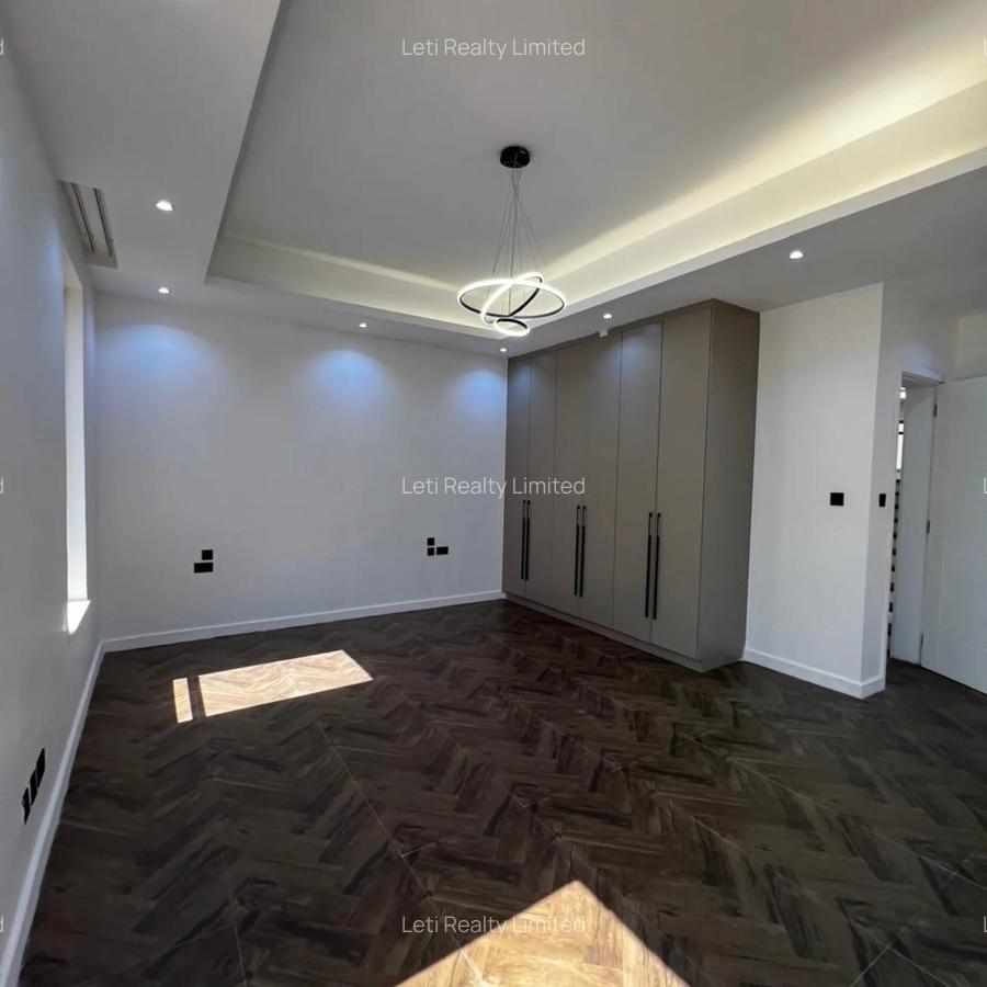 4 Bed Townhouse with En Suite in Lavington - 5