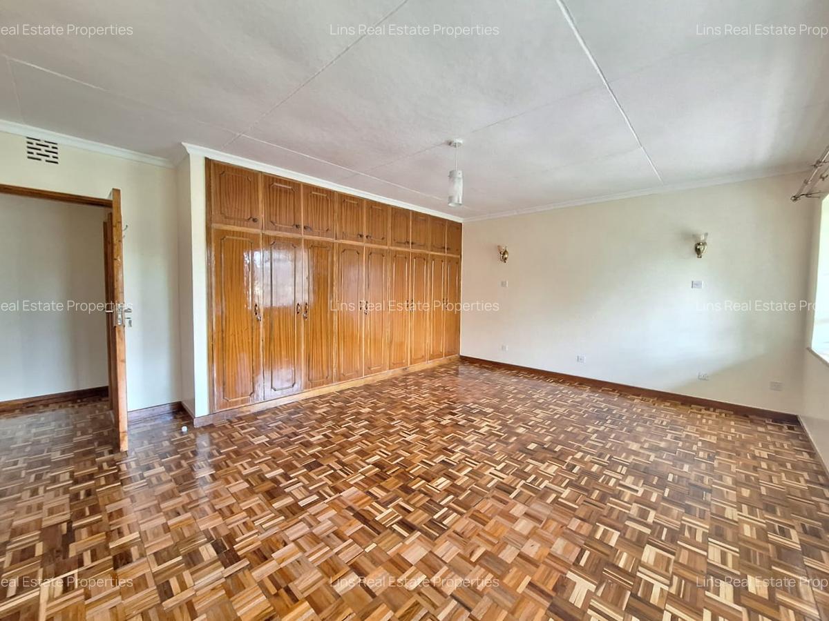 5 Bed House with En Suite in Loresho - 12