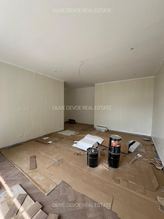 6 Bed Townhouse with En Suite in Lavington - 8