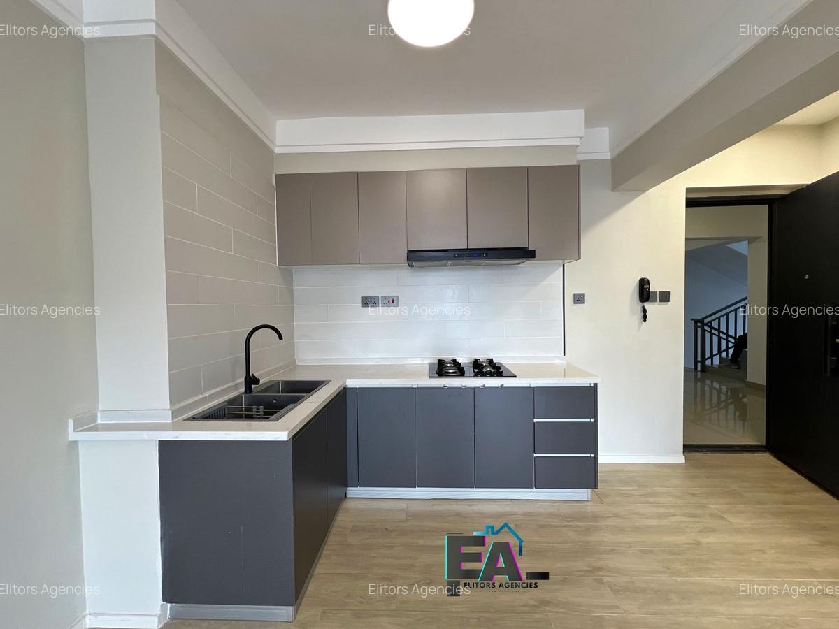 1 Bed Apartment with En Suite at Hatheru Road - 3