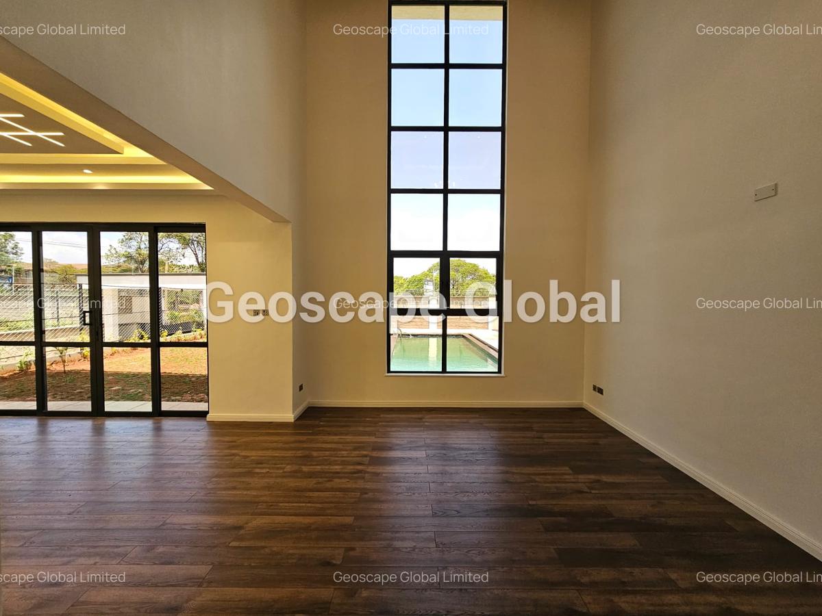 5 Bed Townhouse with En Suite in Lavington - 2