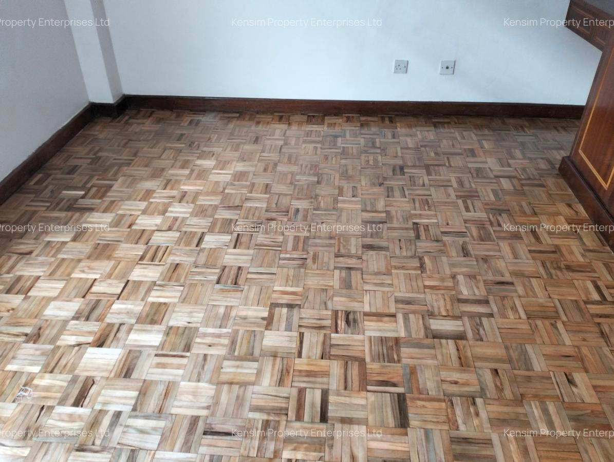 4 Bed Townhouse with En Suite in Lavington - 9