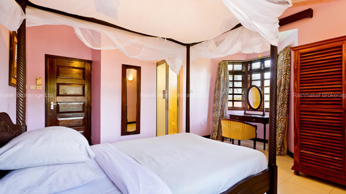 10 Bed House with En Suite in Shanzu - 6