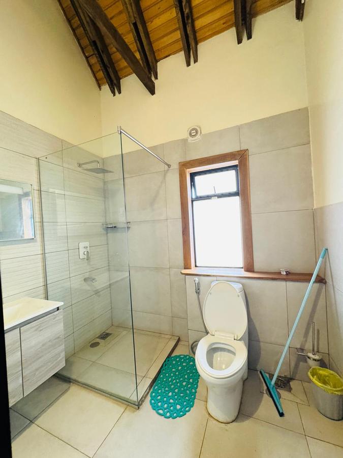 5 Bed Townhouse with En Suite in Lavington - 4