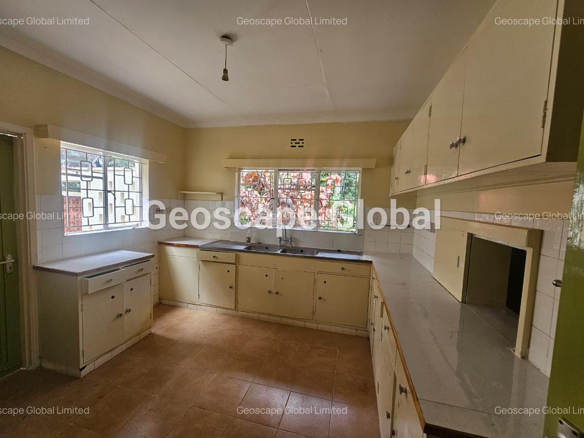 4 Bed House with En Suite in Runda - 4