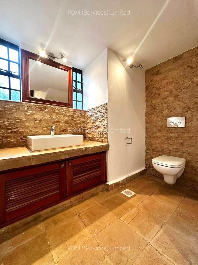 4 Bed Villa with En Suite in Spring Valley - 8