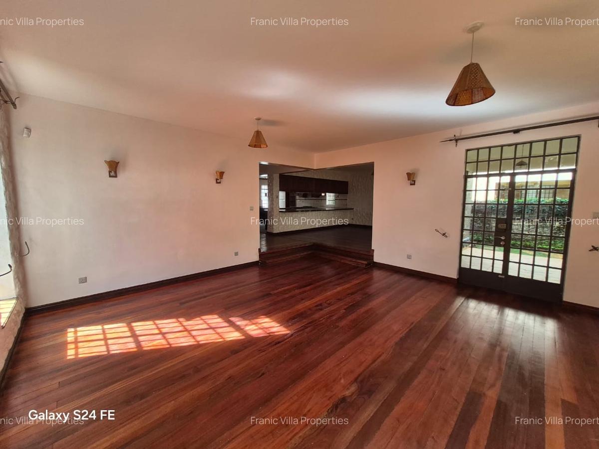 4 Bed Villa with En Suite at Westlands - 4