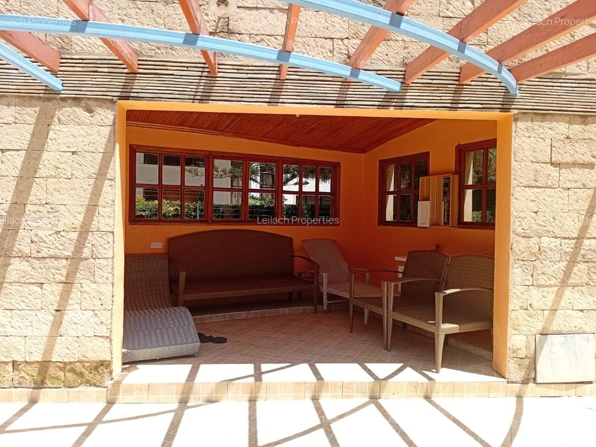 5 Bed House with En Suite in Runda - 8