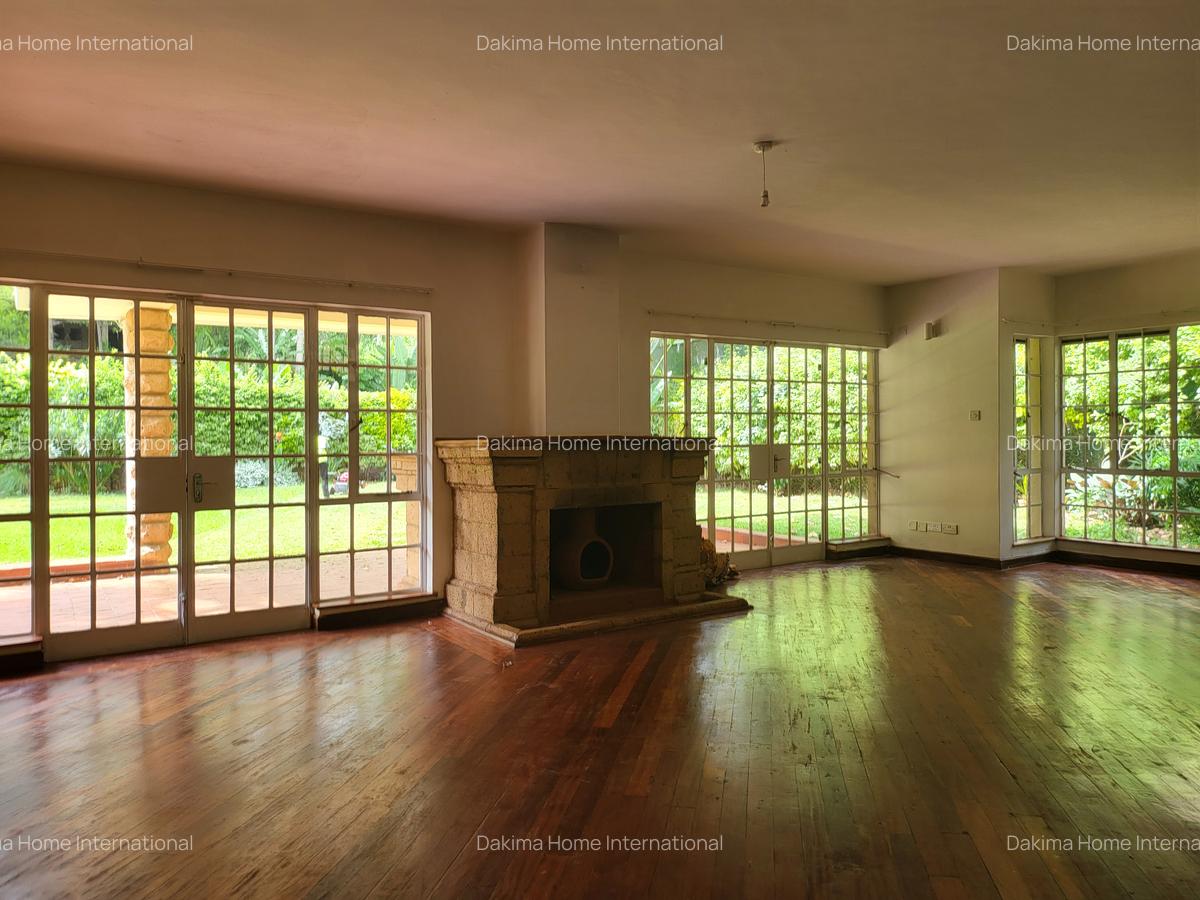 5 Bed Townhouse with En Suite in Rosslyn - 4