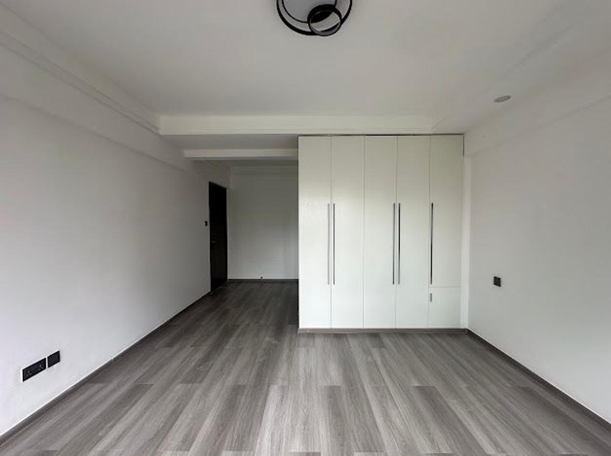 Serviced 3 Bed Apartment with En Suite at Argwings Kodhek Road - 5