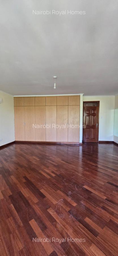 4 Bed Townhouse with En Suite at Lavington Green - 8