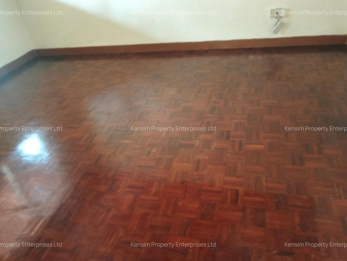 4 Bed House with En Suite in Loresho - 6