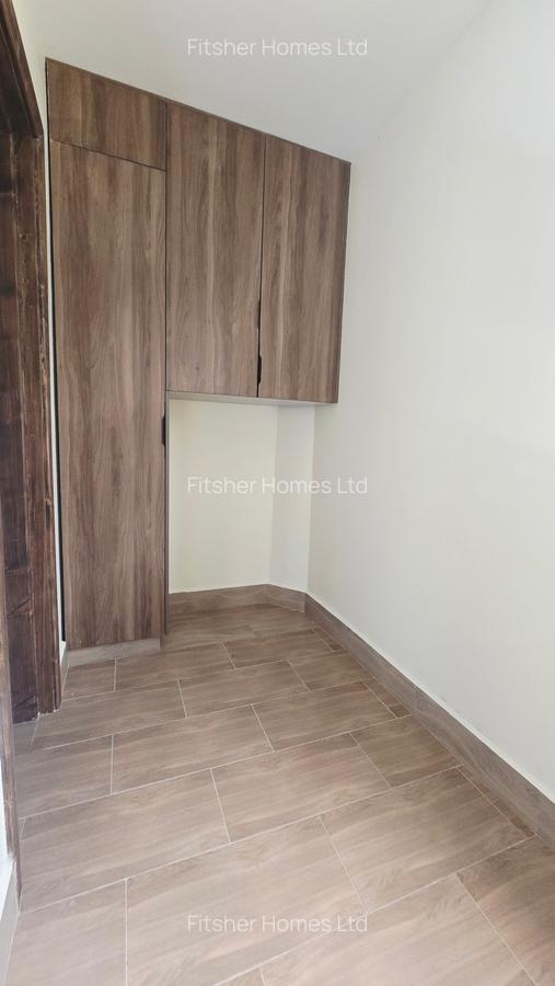 4 Bed Townhouse with En Suite in Redhill - 17
