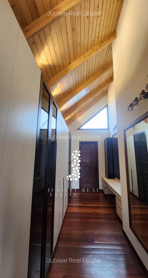 4 Bed Villa with En Suite in Runda - 19