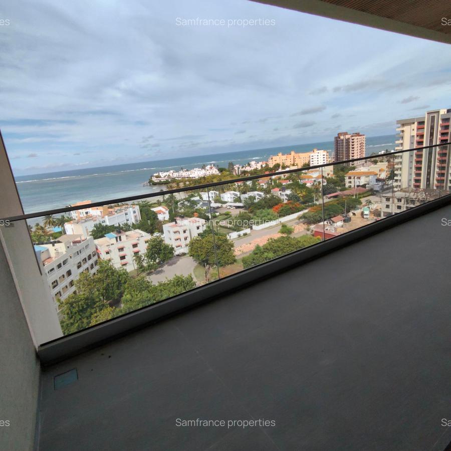 Serviced 3 Bed Apartment with En Suite at 5Th Avanue - 4