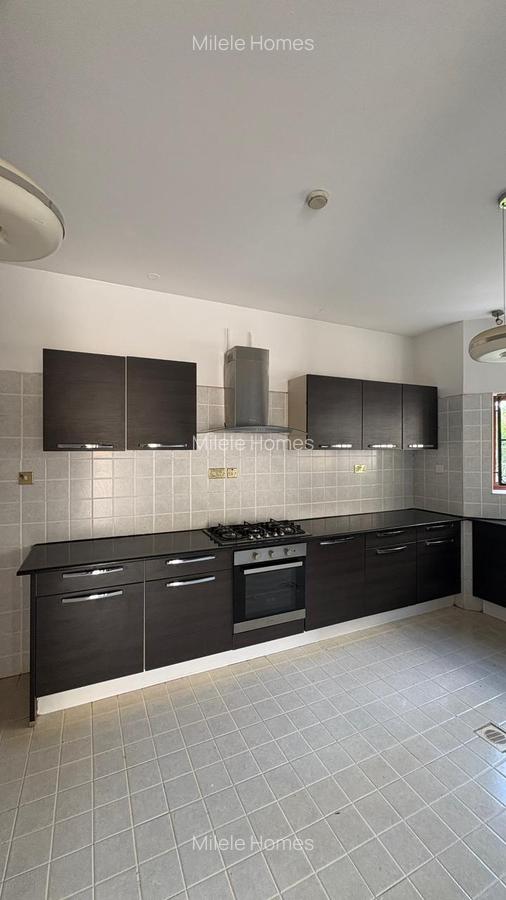 5 Bed Villa with En Suite at Mimosa - 6