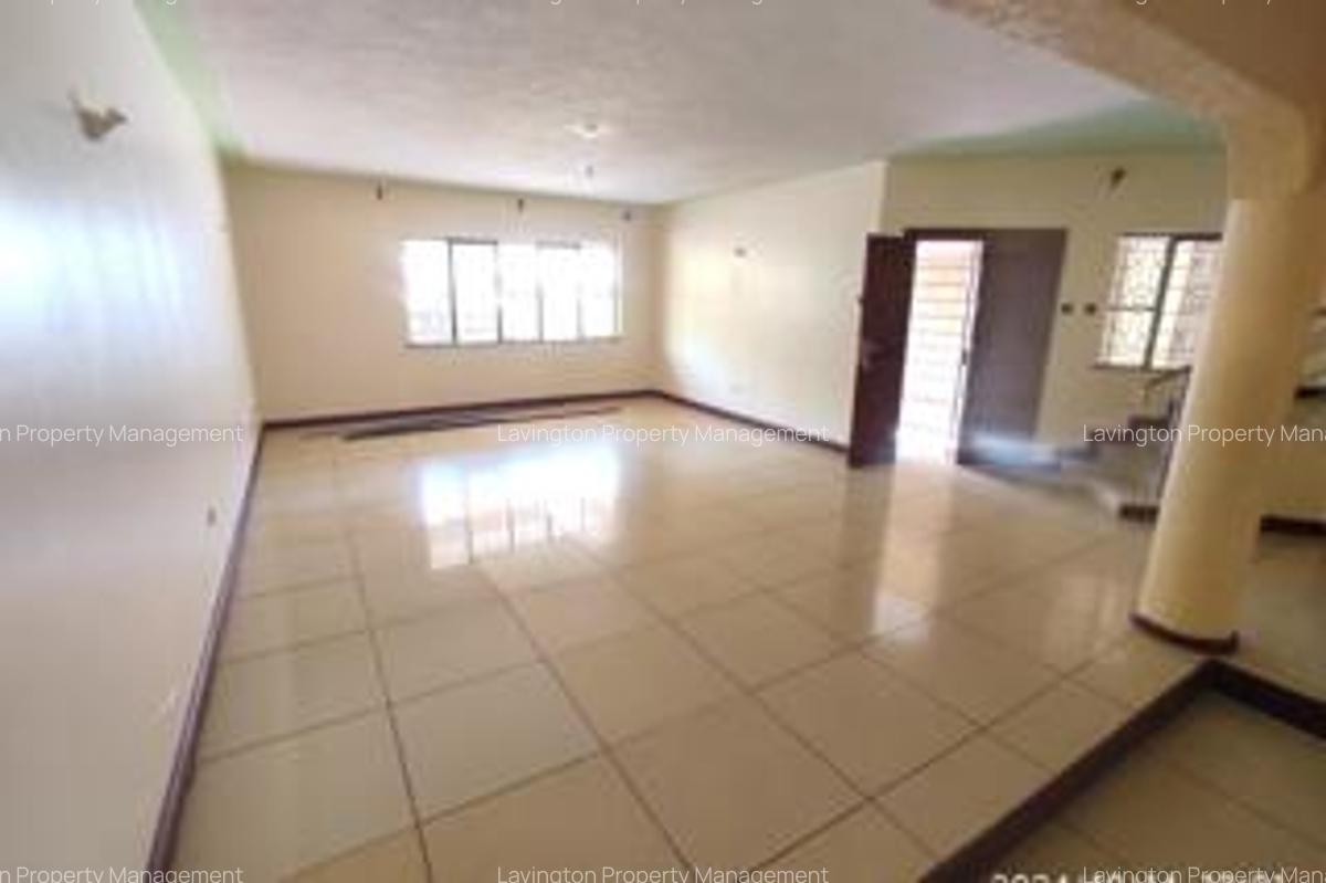 5 Bed Townhouse with En Suite at Lavington Green - 7