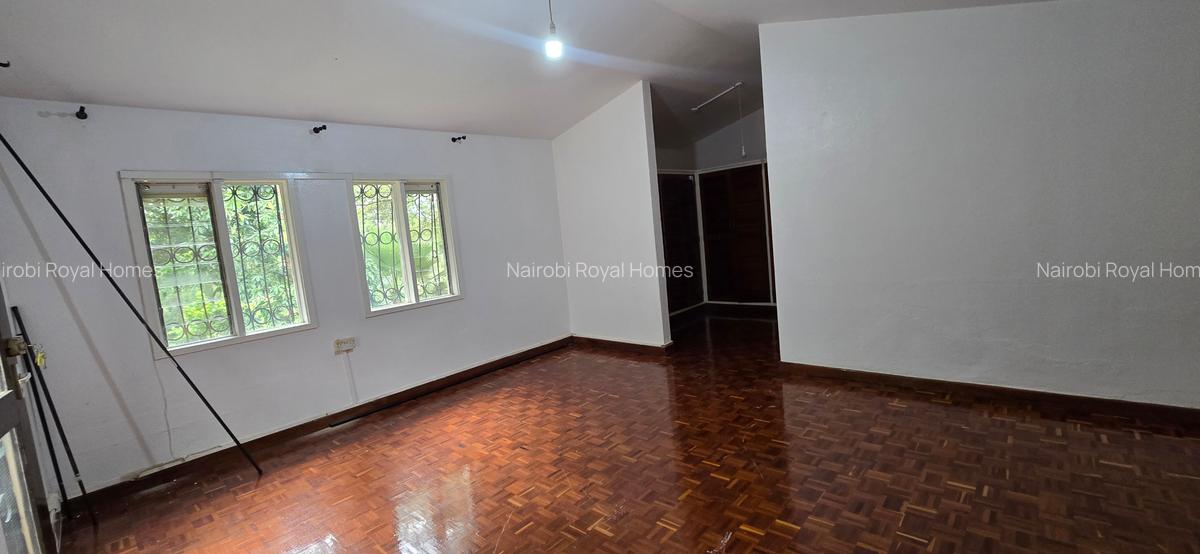 4 Bed House with En Suite at Hill View 44 - 17
