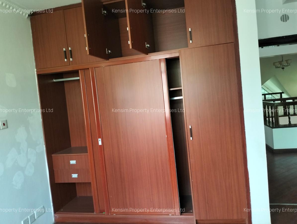 5 Bed Townhouse with En Suite in Lavington - 15