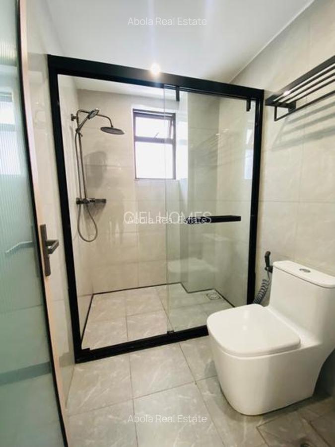 3 Bed Apartment with En Suite in Riverside - 2