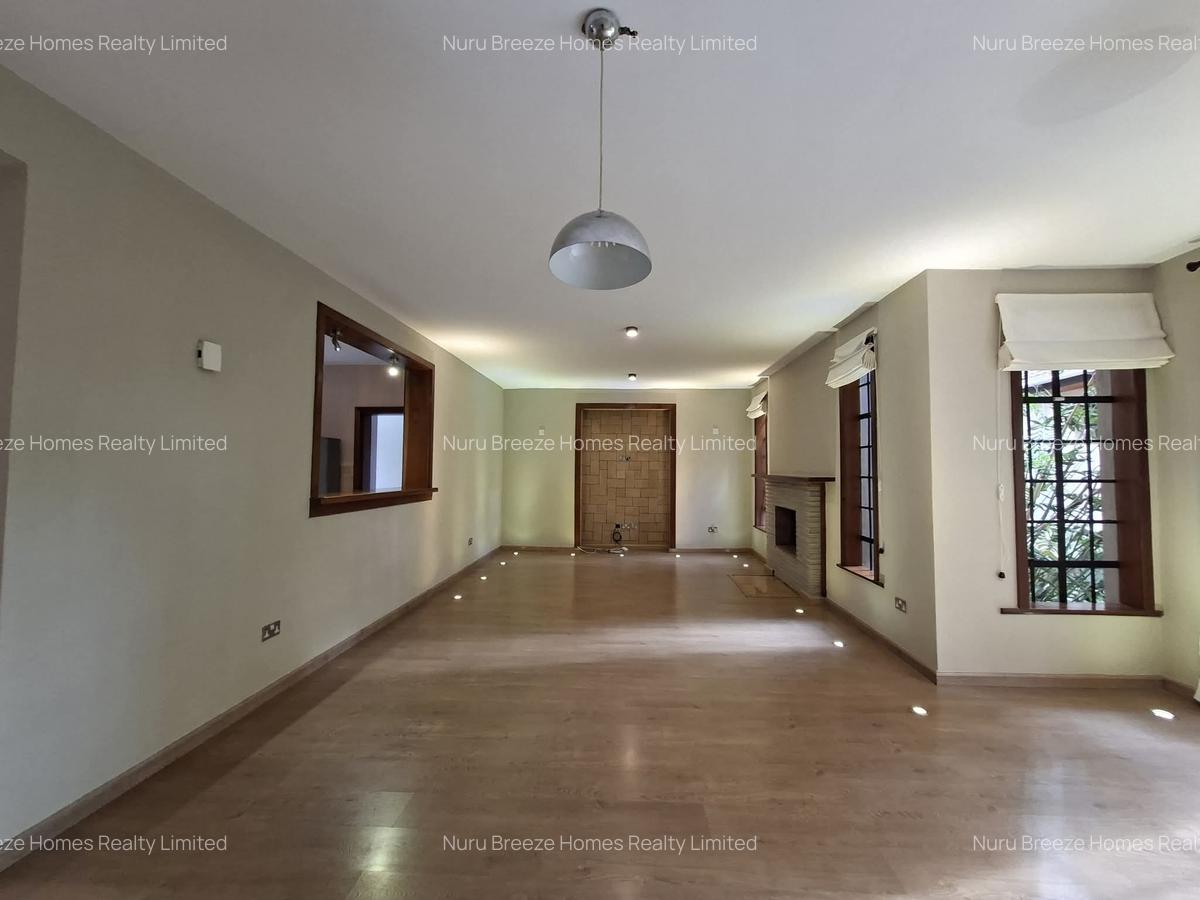 2 Bed Townhouse with En Suite in Lake View - 2