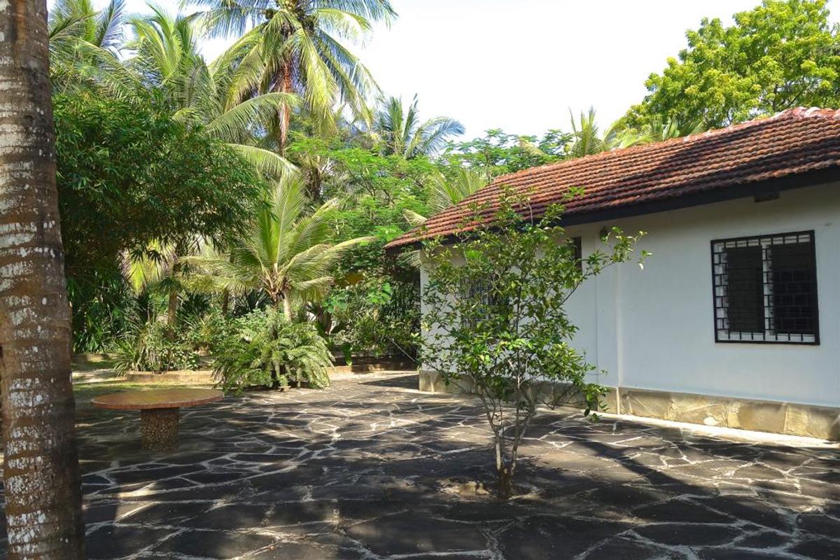 3 Bed House with En Suite at Kanamai - 15