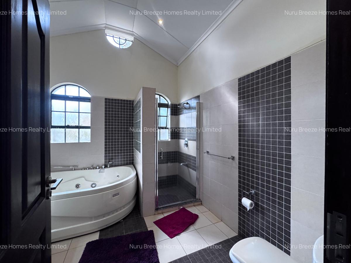 5 Bed Townhouse with En Suite in Runda - 9