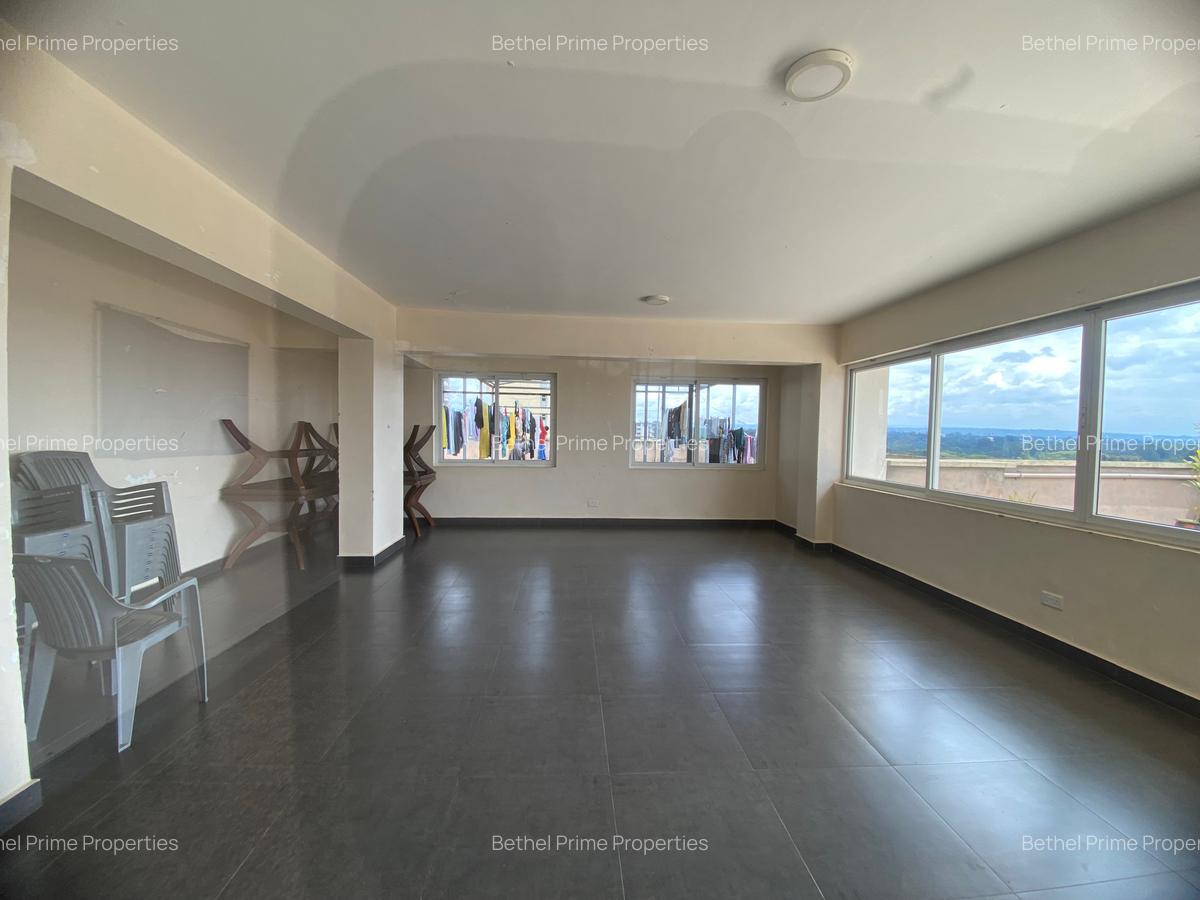 4 Bed Apartment with En Suite in Parklands - 6