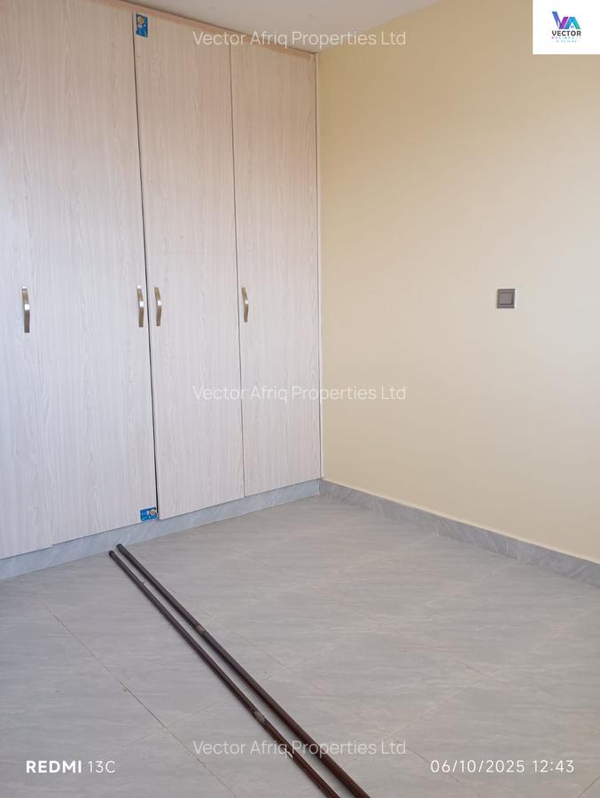 Serviced 3 Bed Apartment with En Suite in Syokimau - 6