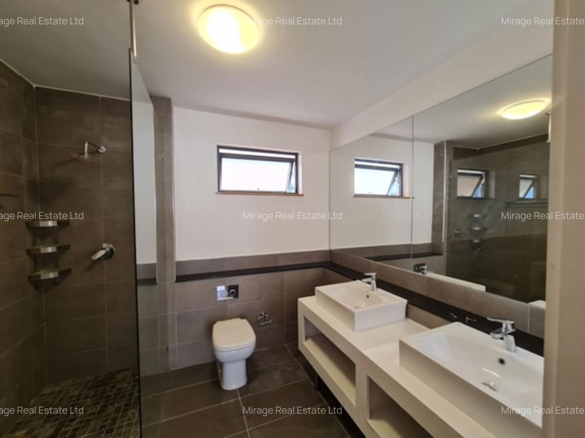 3 Bed Apartment with En Suite in Garden Estate - 12