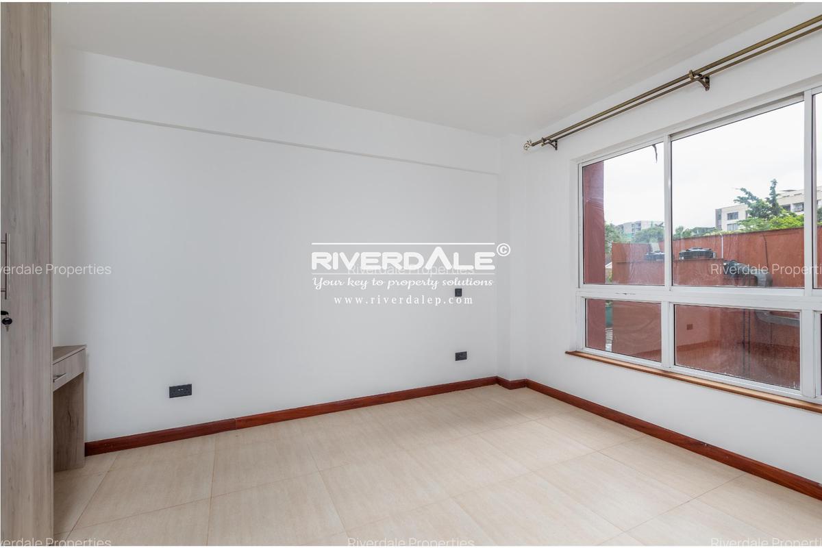 4 Bed Apartment with En Suite in General Mathenge - 10