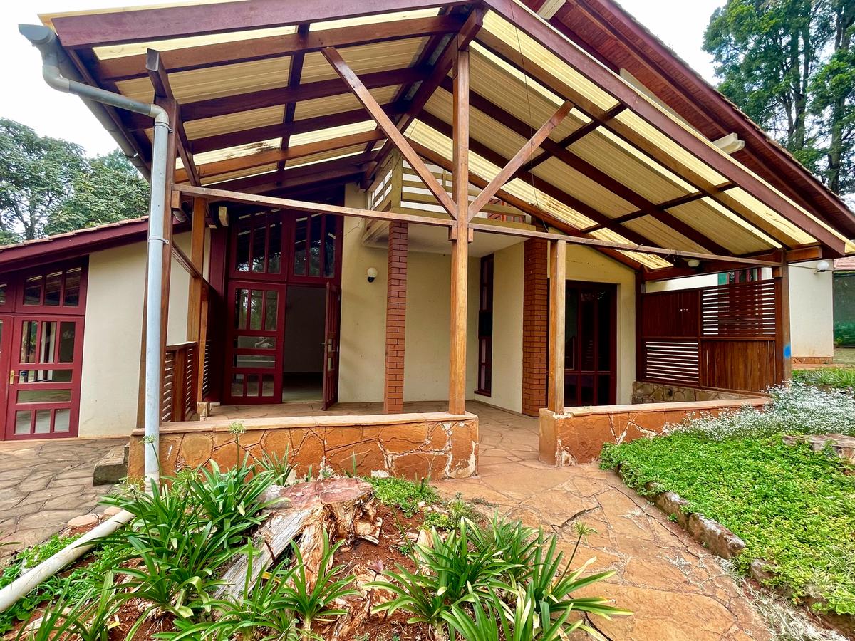4 Bed Villa with En Suite in Windsor - 13