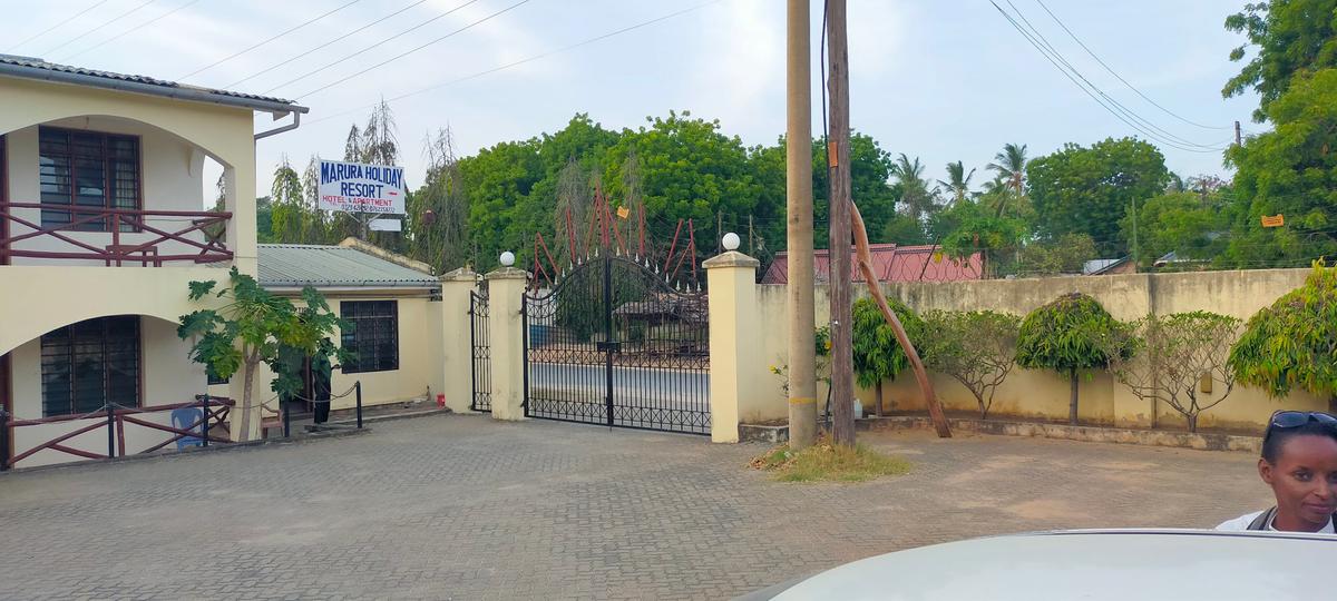 Furnished Commercial Property with Service Charge Included in Kikambala - 10